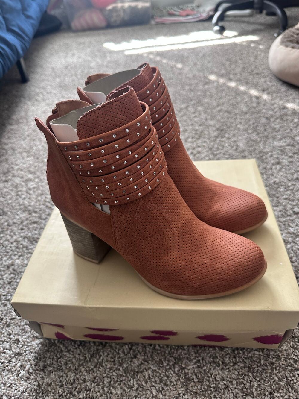 Dolce by Mono Moxy Brown Suede Booties Boots Size 8